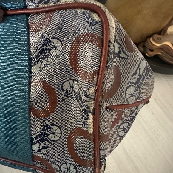 Celine Shopping Vertical GM - Picture 8 of 13